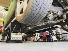 QuickJack TL die neuen Modelle unserer tragbaren Hebeb&uuml;hne  QuickJack  in Deutschland kaufen